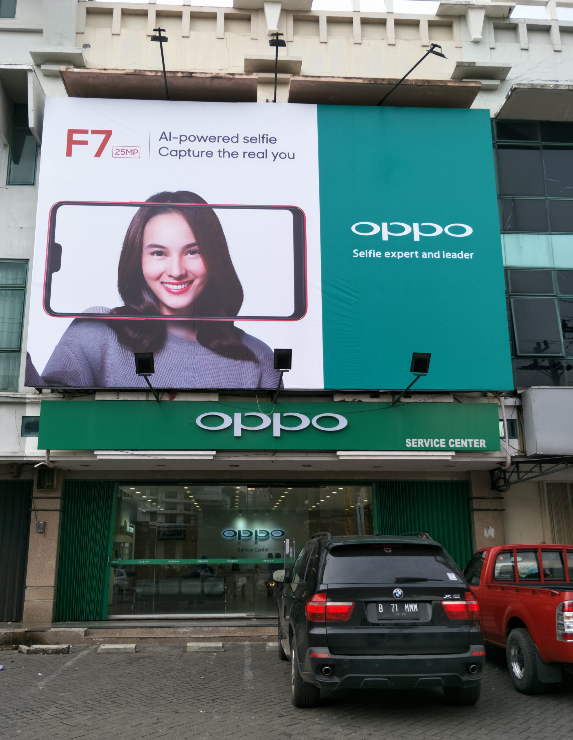 Billboard OPPO F7 scaled