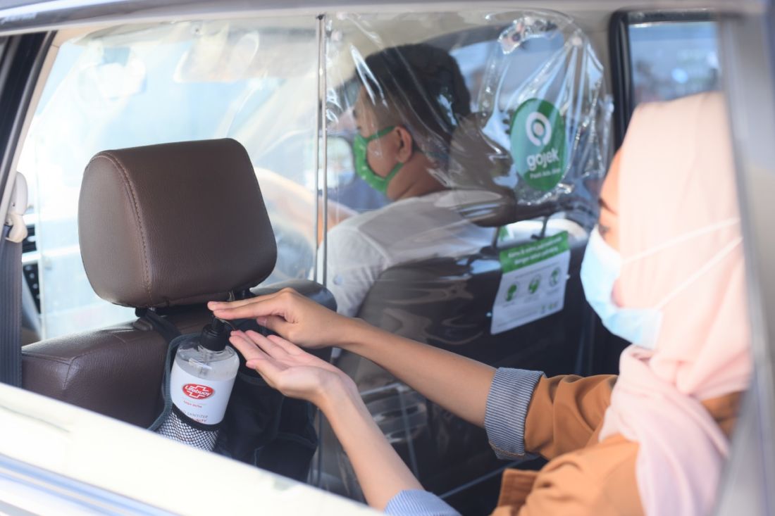 Layanan GoCar sediakan lifebuoy skin immunity boosting hand sanitizer