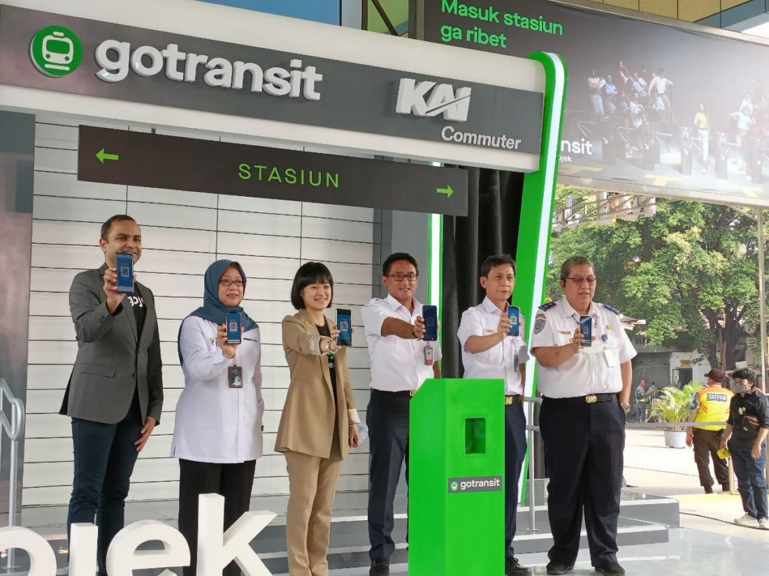 Gotransit Mudahkan Pengguna Beli Tiket Krl Langsung Dari Aplikasi Gojek