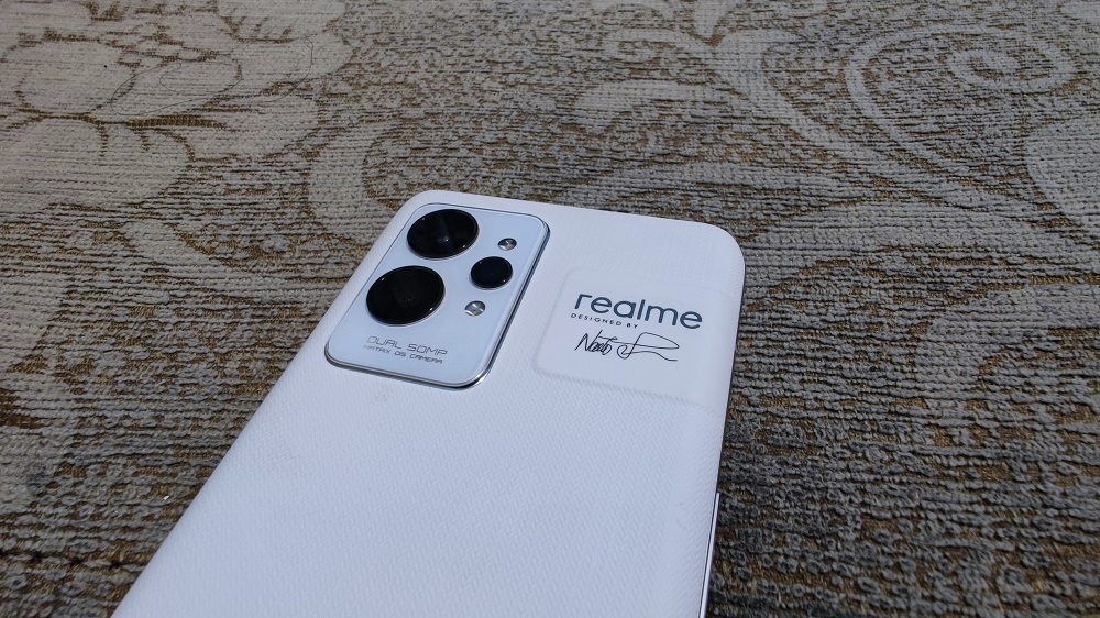 review realme GT 2 pro paper white